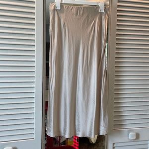 Quince washable silk knee length skirt - champagne - size medium